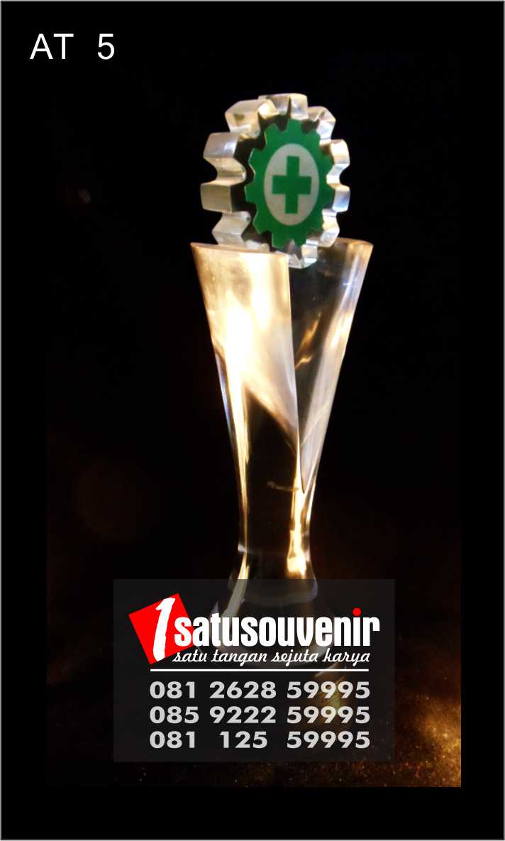 Jual Trophy | Harga Trophy | Pesan Plakat Trophy - ContohPlakat.Net