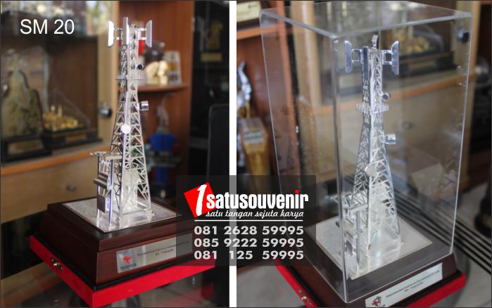 Plakat Souvenir BTS Telkomsel | Buat Plakat Tower | Souvenir Miniatur Tower