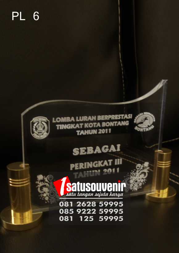 Pembuatan Plakat Grafir Laser | Plakat Akrilik Grafir Bontang