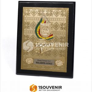 Plakat Kayu Walikota Dumai Kenang-kenangan