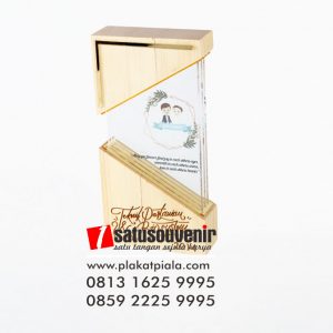 Plakat Kayu Pernikahan | Wedding Souvenir