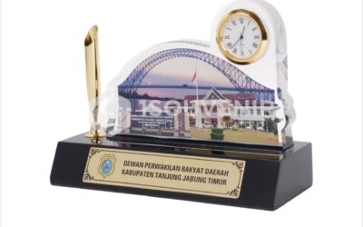 Contoh Desain Plakat Akrilik untuk Kebutuhan Souvenir